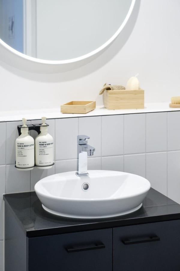Studio Apartments At Aurora Near Melbourne Port Esterno foto